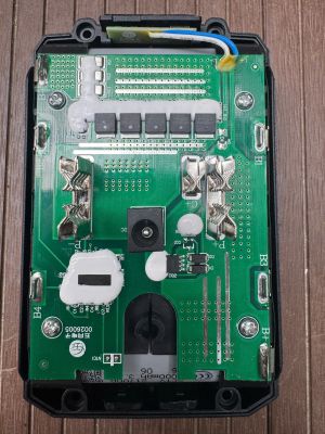 MKT 5S2P -21700-  21V 8AH -Bộ Pin Dùng Cho Máy Công Cụ Chân Chuẩn MKT