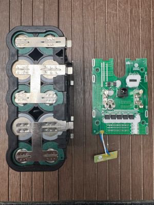 MKT 5S2P -21700-  21V 8AH -Bộ Pin Dùng Cho Máy Công Cụ Chân Chuẩn MKT